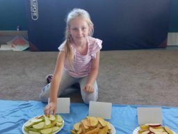 b_1024_768_0_00_images_2023_2024_Swietlica_jablko_384280325_780740767187207_8568197292213062452_n